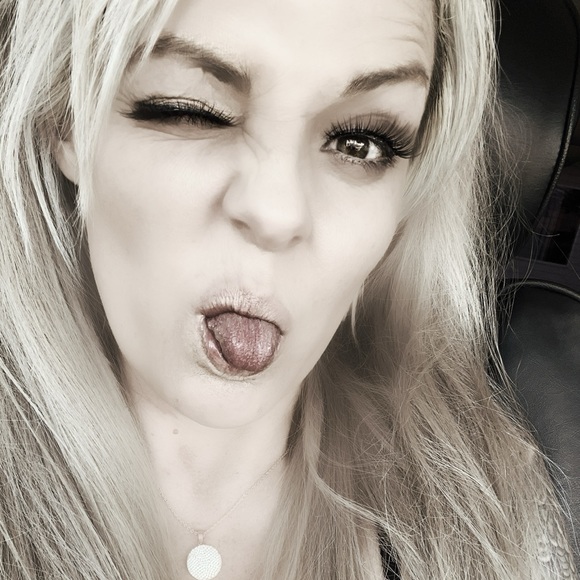 Meet your Posher, Danielle - Picture 16 of 16